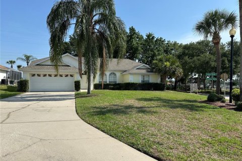 House in Davenport, Florida 4 bedrooms, 172.24 sq.m. № 1766242 - photo 1