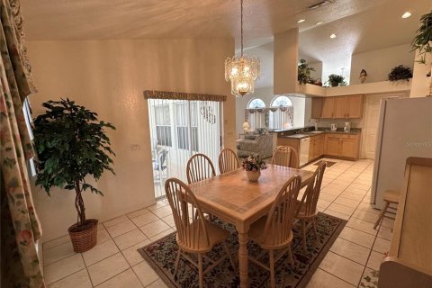 House in Davenport, Florida 4 bedrooms, 172.24 sq.m. № 1766242 - photo 10