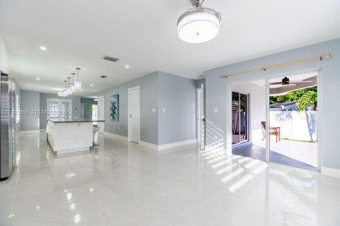 Villa ou maison à vendre à Miami, Floride: 4 chambres, 161.37 m2 № 1984362 - photo 30