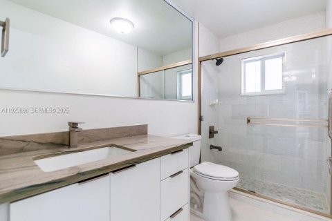 Villa ou maison à vendre à Miami, Floride: 4 chambres, 161.37 m2 № 1984362 - photo 26