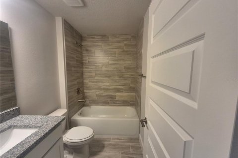 House in Dade City, Florida 4 bedrooms, 278.71 sq.m. № 1911754 - photo 24