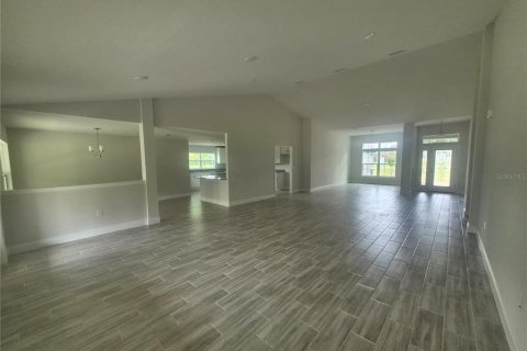 House in Dade City, Florida 4 bedrooms, 278.71 sq.m. № 1911754 - photo 9