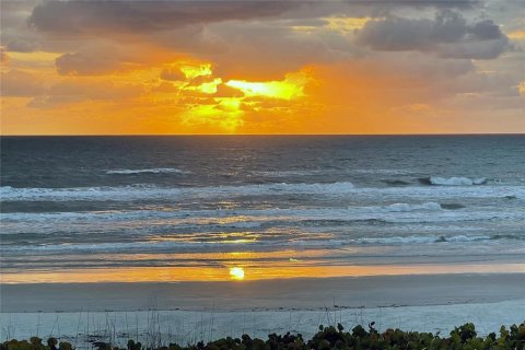 Condo in New Smyrna Beach, Florida, 1 bedroom  № 1718541 - photo 1