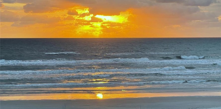Condo in New Smyrna Beach, Florida, 1 bedroom № 1718541