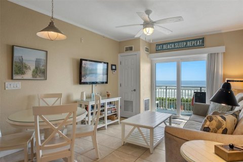 Condo in New Smyrna Beach, Florida, 1 bedroom  № 1718541 - photo 3