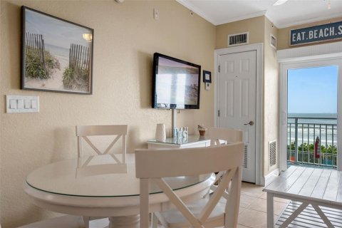 Condo in New Smyrna Beach, Florida, 1 bedroom  № 1718541 - photo 19