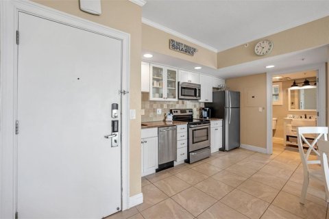 Condo in New Smyrna Beach, Florida, 1 bedroom  № 1718541 - photo 14