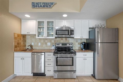Condo in New Smyrna Beach, Florida, 1 bedroom  № 1718541 - photo 22