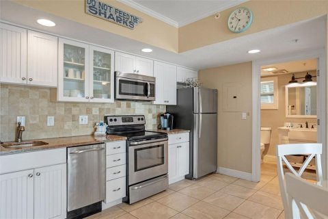 Condo in New Smyrna Beach, Florida, 1 bedroom  № 1718541 - photo 4