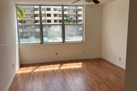 Copropriété à vendre à Lauderhill, Floride: 3 chambres, 137.77 m2 № 2091105 - photo 17