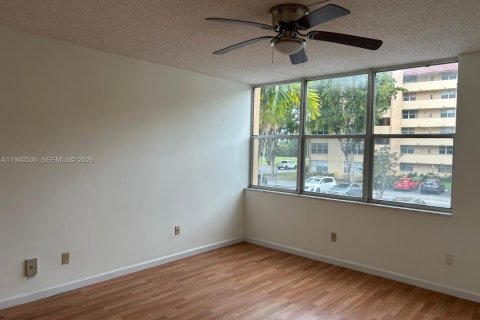 Copropriété à vendre à Lauderhill, Floride: 3 chambres, 137.77 m2 № 2091105 - photo 13