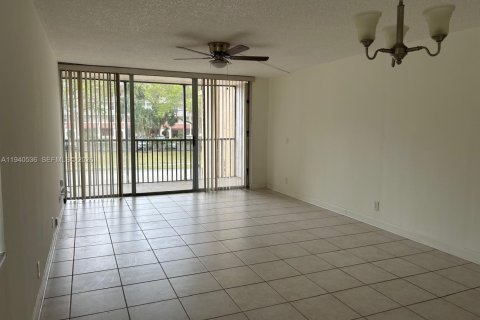 Copropriété à vendre à Lauderhill, Floride: 3 chambres, 137.77 m2 № 2091105 - photo 9