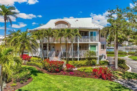Condo in Placida, Florida, 3 bedrooms № 2387327 - photo 2