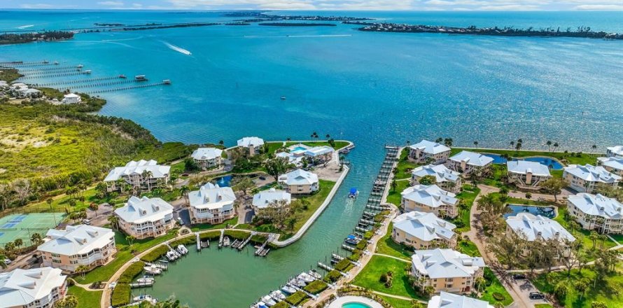 Condo in Placida, Florida, 3 bedrooms № 2387327