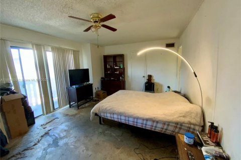 Touwnhouse à vendre à Miami, Floride: 2 chambres, 123.56 m2 № 1928926 - photo 16