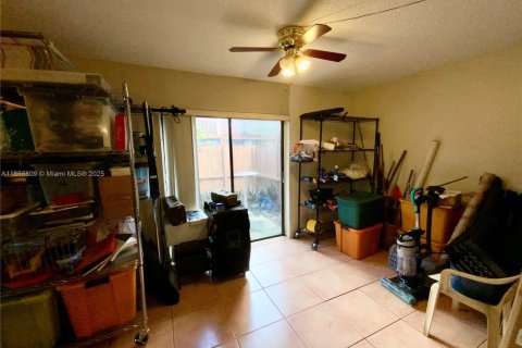 Touwnhouse à vendre à Miami, Floride: 2 chambres, 123.56 m2 № 1928926 - photo 25