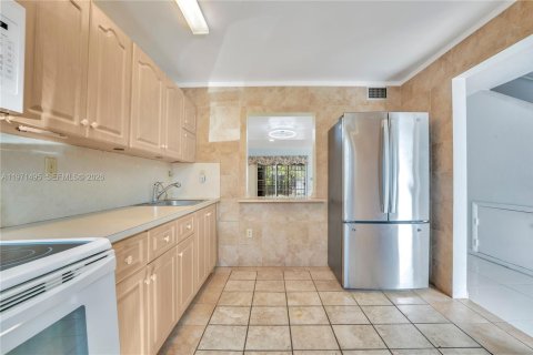 Townhouse in Miami Gardens, Florida 2 bedrooms, 103.12 sq.m. № 2033021 - photo 7