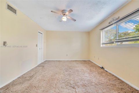 Townhouse in Miami Gardens, Florida 2 bedrooms, 103.12 sq.m. № 2033021 - photo 11
