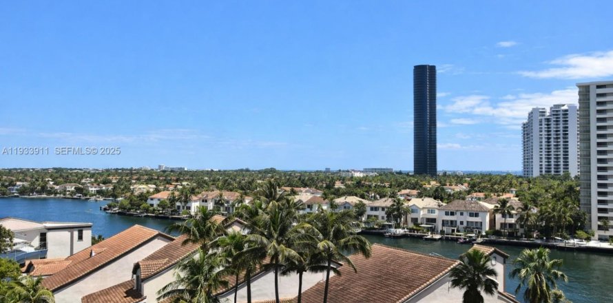 Кондоминиум с 2 спальнями в Авентура, Флорида № 1992634