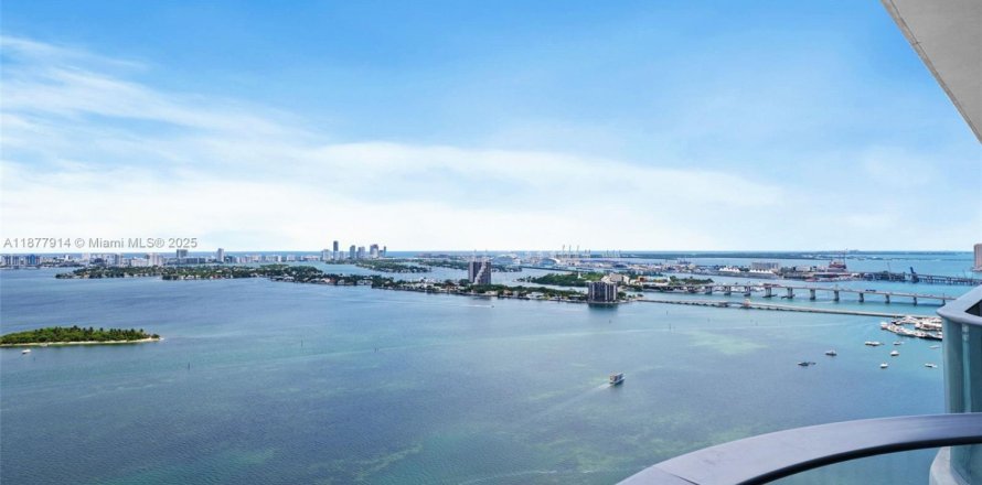 Condominio en Miami, Florida, 1 dormitorio № 1896042