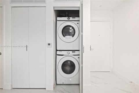 Condominio en venta en Miami, Florida, 1 dormitorio № 1896042 - foto 17