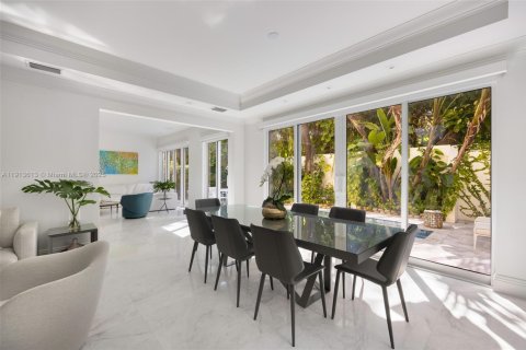 Снять в аренду виллу или дом в Майами, Флорида 5 спален, 343.55м2, № 2016100 - фото 5