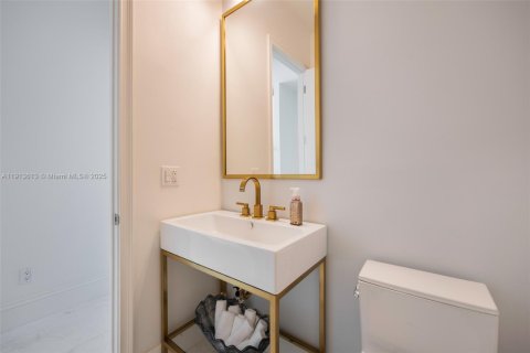 Снять в аренду виллу или дом в Майами, Флорида 5 спален, 343.55м2, № 2016100 - фото 10