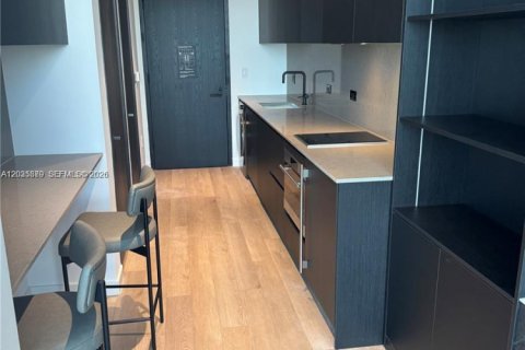 Condominio en venta en Miami, Florida, 31.22 m2 № 2244094 - foto 2
