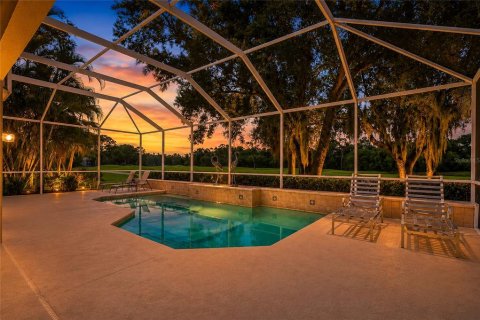 House in Bradenton, Florida 3 bedrooms, 188.96 sq.m. № 2226187 - photo 2