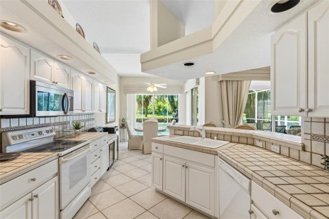 House in Bradenton, Florida 3 bedrooms, 188.96 sq.m. № 2226187 - photo 25