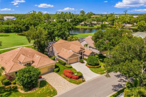 House in Bradenton, Florida 3 bedrooms, 188.96 sq.m. № 2226187 - photo 5