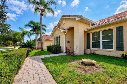 Villa ou maison à vendre à Kissimmee, Floride: 3 chambres, 190.73 m2 № 2259296 - photo 3