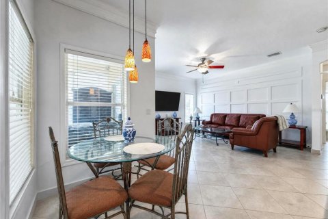 Villa ou maison à vendre à Kissimmee, Floride: 3 chambres, 190.73 m2 № 2259296 - photo 10