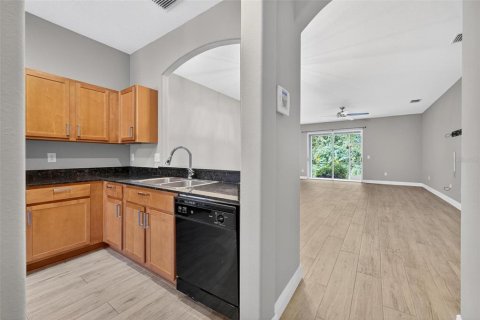 Adosado en venta en Tampa, Florida, 3 dormitorios, 192.4 m2 № 1879233 - foto 9