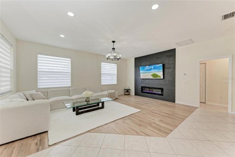 House in Sarasota, Florida 3 bedrooms, 208.01 sq.m. № 2230162 - photo 10