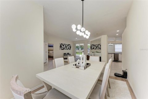 House in Sarasota, Florida 3 bedrooms, 208.01 sq.m. № 2230162 - photo 19