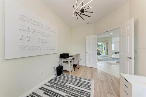 House in Sarasota, Florida 3 bedrooms, 208.01 sq.m. № 2230162 - photo 29