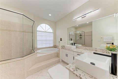 House in Sarasota, Florida 3 bedrooms, 208.01 sq.m. № 2230162 - photo 26