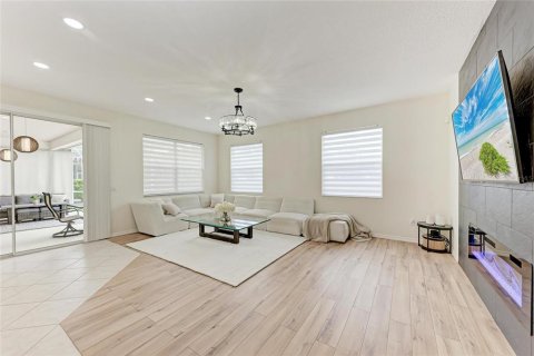 House in Sarasota, Florida 3 bedrooms, 208.01 sq.m. № 2230162 - photo 11