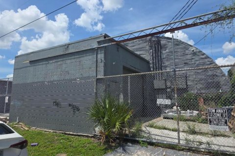 Immobilier commercial à Orlando, Floride 1951.32 m2 № 2299143