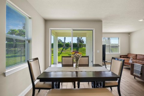 House in Port St. Lucie, Florida 4 bedrooms, 178 sq.m. № 2249709 - photo 16