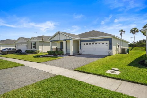 House in Port St. Lucie, Florida 4 bedrooms, 178 sq.m. № 2249709 - photo 2