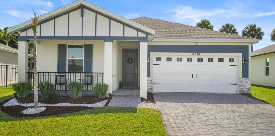 House in Port St. Lucie, Florida 4 bedrooms, 178 sq.m. № 2249709