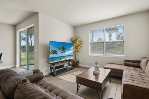 House in Port St. Lucie, Florida 4 bedrooms, 178 sq.m. № 2249709 - photo 18
