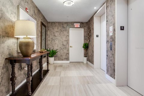 Copropriété à vendre à Tampa, Floride: 3 chambres, 272.85 m2 № 2431676 - photo 2