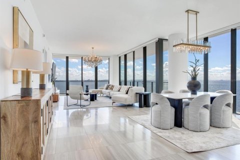 Copropriété à vendre à Tampa, Floride: 3 chambres, 272.85 m2 № 2431676 - photo 10
