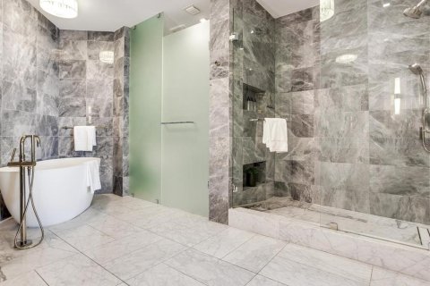 Copropriété à vendre à Tampa, Floride: 3 chambres, 272.85 m2 № 2431676 - photo 19