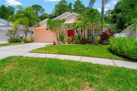 House in Wesley Chapel, Florida 3 bedrooms, 172.61 sq.m. № 1876345 - photo 2