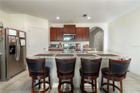 House in Palm Bay, Florida 4 bedrooms, 178.19 sq.m. № 1908984 - photo 4