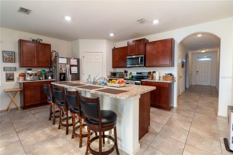 House in Palm Bay, Florida 4 bedrooms, 178.19 sq.m. № 1908984 - photo 5